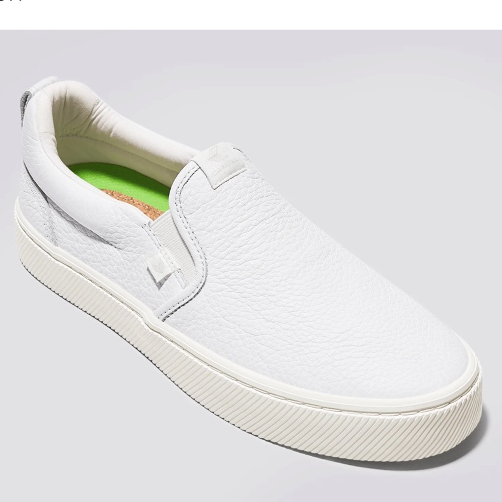 Cariuma SLIP-ON WHITE  LEATHER SNEAKER